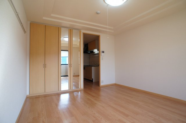 【洋室】 | 9.1帖の洋室です