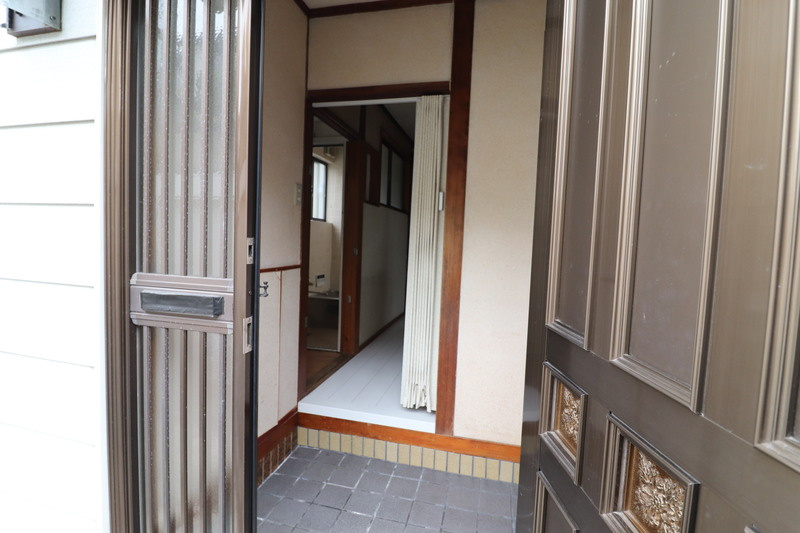 星が丘2-2-9戸建の玄関