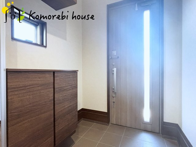 北本市中丸1丁目　中古一戸建ての玄関|室内側から見た玄関です