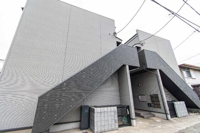 アンビエンテ千葉EAST館のエントランス