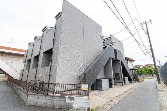 千葉市中央区稲荷町１丁目のアパートの外観