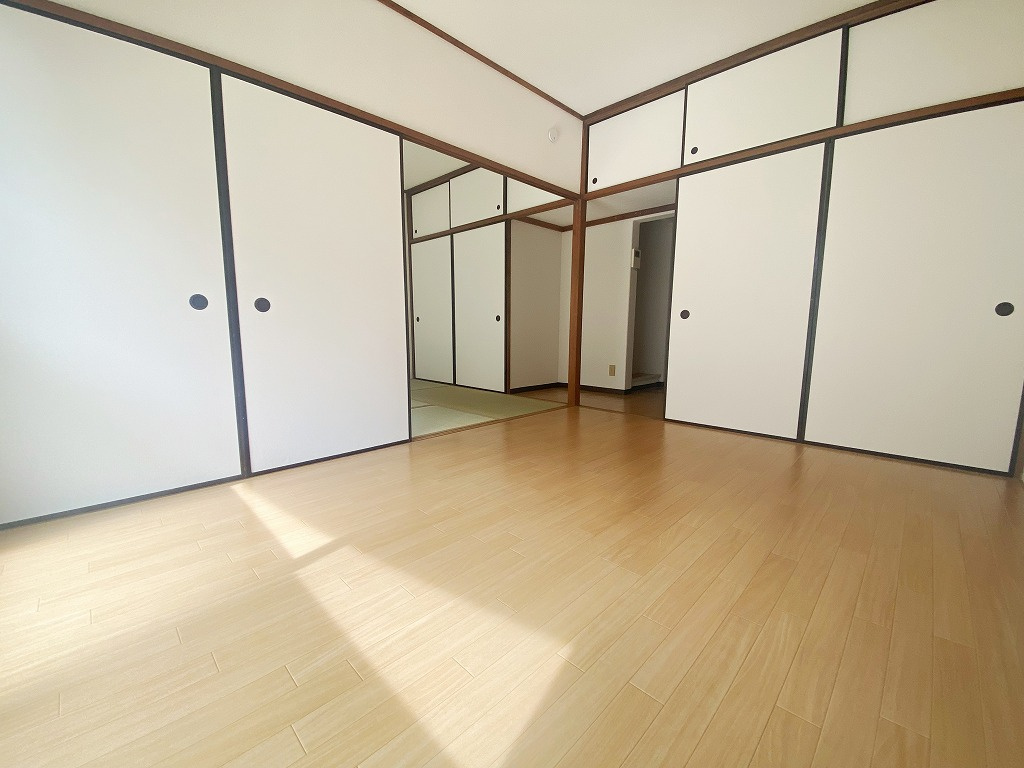 メゾンシャトレーの洋室