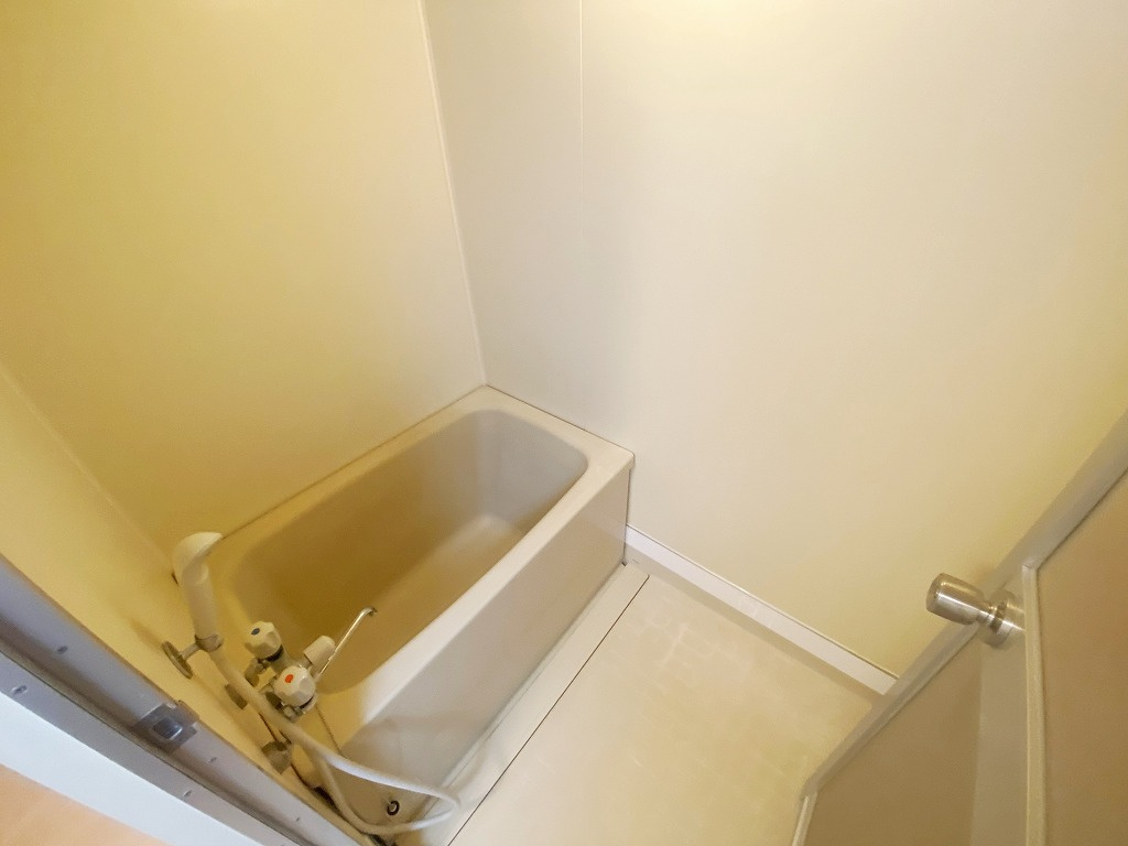 メゾンシャトレーの浴室