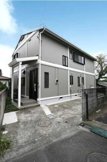 【外観】 | 内外装リフォーム済み（R7.10）再生住宅！ゆとりある4SLDK＋庭付き♪
ぜひこの機会にリフォーム詳細などお確かめくださいませ♪