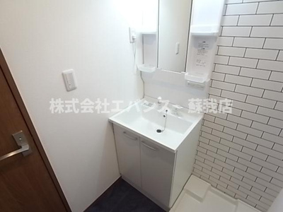 【独立洗面台】 | Like松ヶ丘 | 独立洗面台、小物を置くことができて便利です