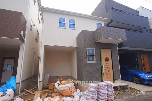 【外観】 | 東大阪市鴻池町1丁目　【1号棟/全2棟】 | 【只今建築中！現地2025年11月10日現在☆】ローン返済目安：月々約107281円（頭金0円、変動金利0.875％、返済期間35年、ボーナス払い無しで試算しています）