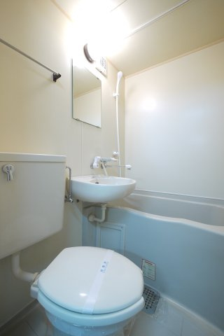 奥田西町ハイツの浴室|※写真は別の部屋のものです。