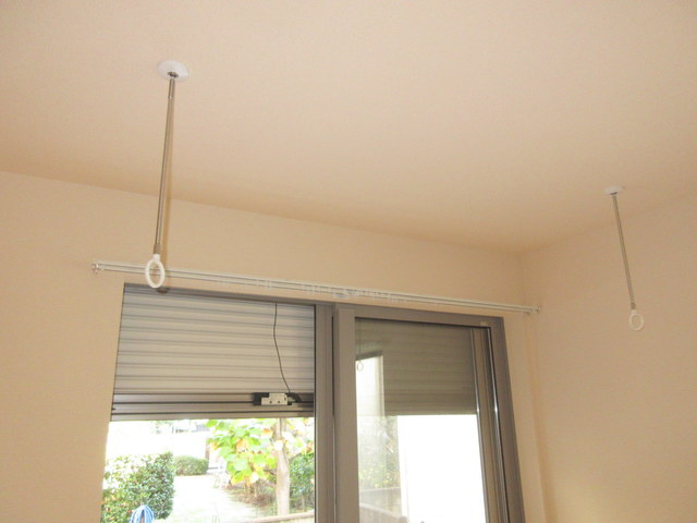 フローラ石神井の設備|★防犯シャッター＆室内物干しフック★