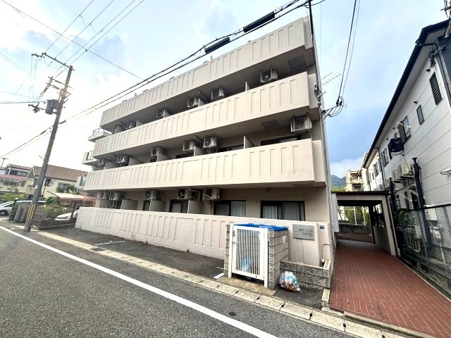 ハッピーコート甲南山手の外観