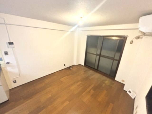 神栄ハイツの居間・リビング