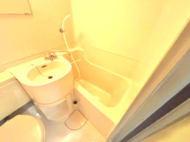 神栄ハイツの浴室