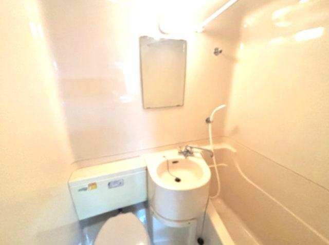 神栄ハイツの独立洗面台