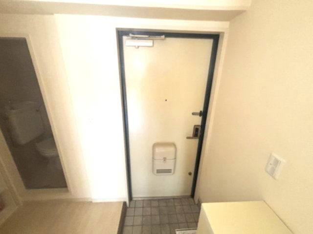 ブラウンコートの玄関