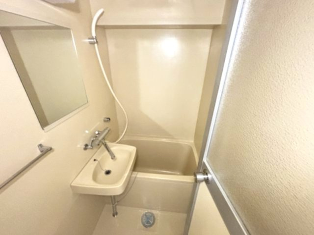 ブラウンコートの浴室