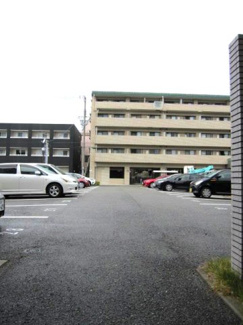 【駐車場】