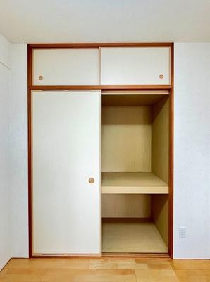 【収納】 | シティオアシス東三国 | 約4.5帖和室には押入れ付き！奥行きのある押入れは、衣装ケースや季節家電の収納にも便利です。