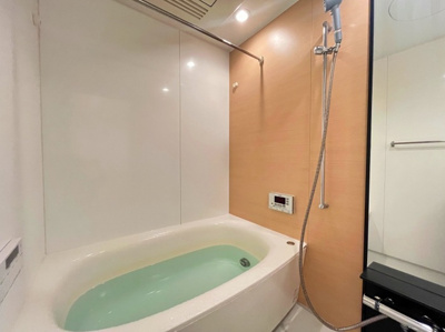 【浴室】 | シティオアシス東三国 | ナチュラルカラーで温かみがあり、ホッと癒されるバスルーム！ゆっくりとお湯に浸かって一日の疲れを癒してください。