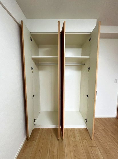 【収納】 | シティオアシス東三国 | 約6帖洋室のクローゼット！ハンガーパイプと棚板付きで、洋服や小物等もスッキリと収納できます。
