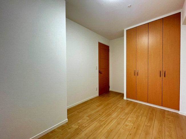 【収納】 | シティオアシス東三国 | 約5帖納戸にもクローゼット付き！随所に収納が備わり、居室空間を広くお使いいただけます。