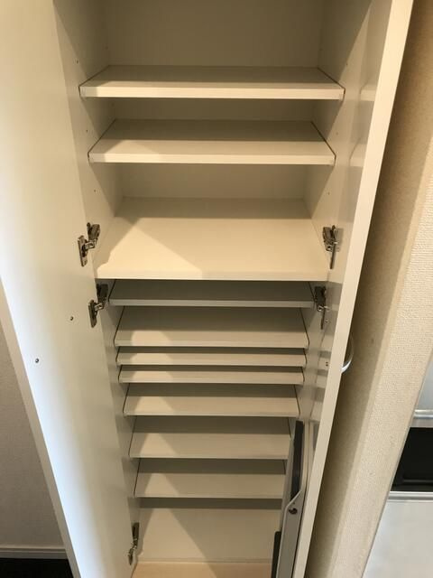 アヴァンツァーレ巣鴨の収納