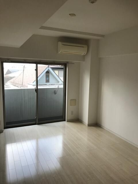 アヴァンツァーレ巣鴨の居間・リビング