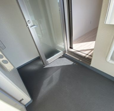 【バルコニー】 | DIMORA北千住 | 暖かな日差しのふりそそぐバルコニー