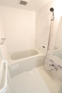 【浴室】 | Carre heureux GOJO