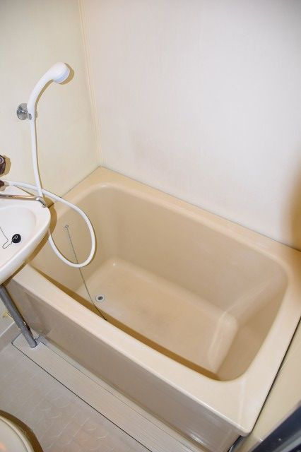 シャルマン若草　　谷市近郊の賃貸はクラスホーム刈谷店の浴室