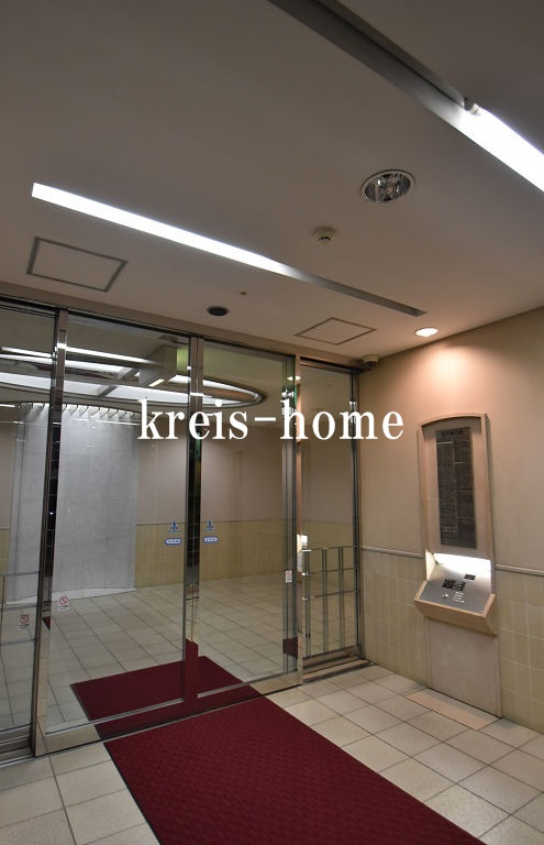 麹町クリスタルシティ西館のロビー