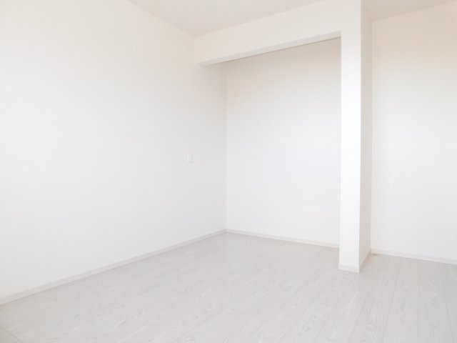 海部郡蟹江町桜３丁目の新築一戸建の洋室|◇洋室◇　　明るい洋室５．６帖　ウォークインクローゼット完備！