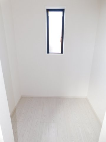 海部郡蟹江町桜３丁目の新築一戸建の収納|◇大型ウォークインクローゼット◇　　家族の洋服や大きな荷物が片付く大容量収納！