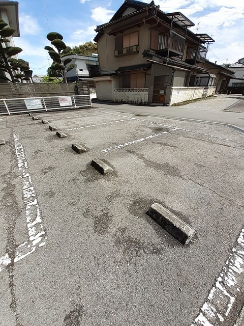 エルディム西原Ⅱの駐車場|駐車場