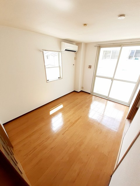 エルディム西原Ⅱの居間・リビング|居室・リビング