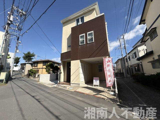 茅ヶ崎市元町　中古戸建の前面道路含む現地写真