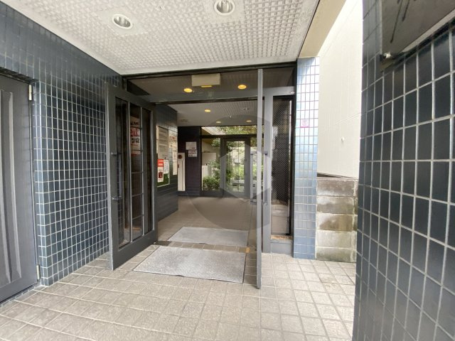 カーサベージュのエントランス