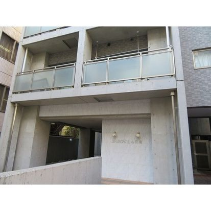 ユニロイヤル九段南のエントランス