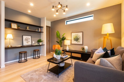 【前面道路含む現地写真】 | パークタウン豊中市柴原町２丁目　新築戸建て | 【現地写真】
陽当たり良好♪
今なら、間取りプランの変更も可能です！！
土地間口約8.5ｍなので、駐車3台可能！
前面道路広々4.6ｍ以上！