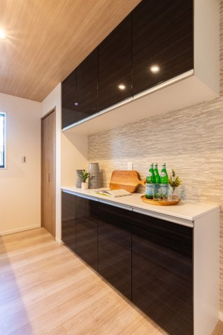 【キッチン】 | パークタウン豊中市柴原町２丁目　新築戸建て | 【同社施工例写真】キッチン♪
システムキッチン（カウンター）食洗機＋浄水器標準仕様！