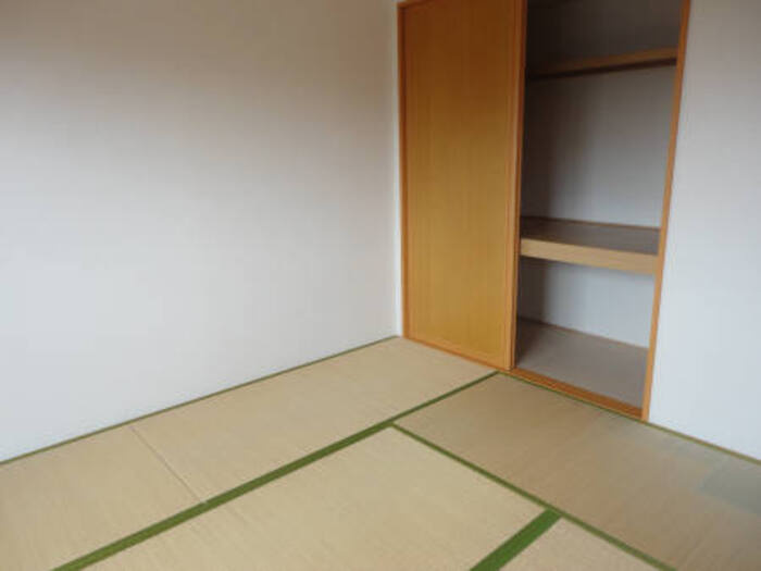 グレイス高埇の収納|202 南西和室･押入れ