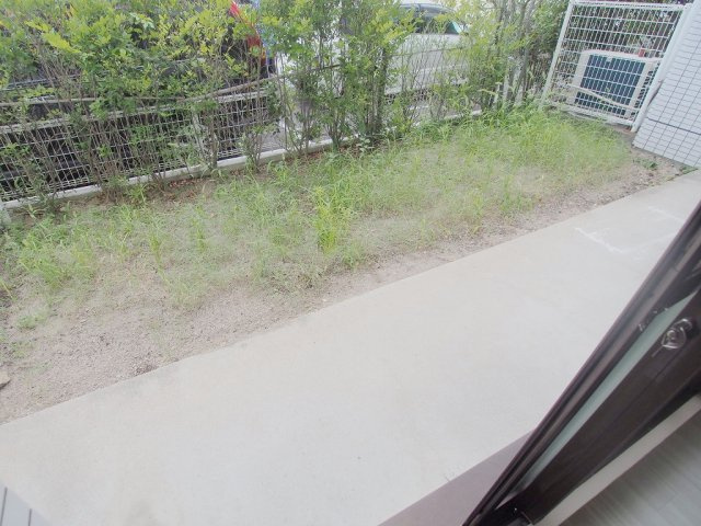 住吉コーポの庭