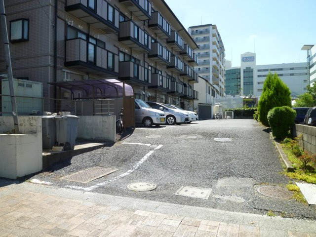 【駐車場】