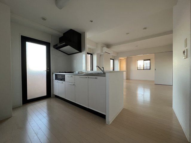 写真は別部屋参考写真となります。