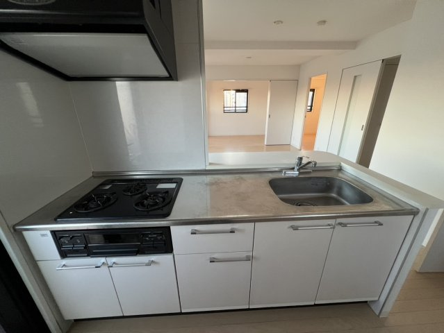 写真は別部屋参考写真となります。