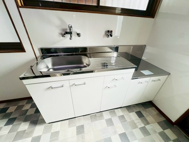 磯馴町4丁目戸建のキッチン