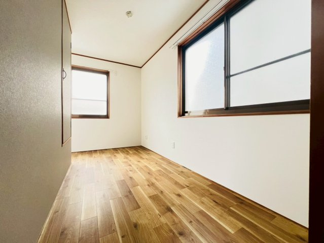 磯馴町4丁目戸建の寝室