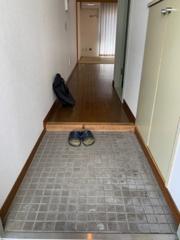 コンフォート百合ヶ丘の玄関|※別号室の参考写真です