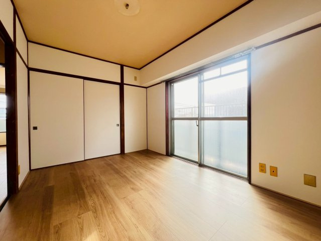 メイクアップハイツ須磨浦の居間・リビング