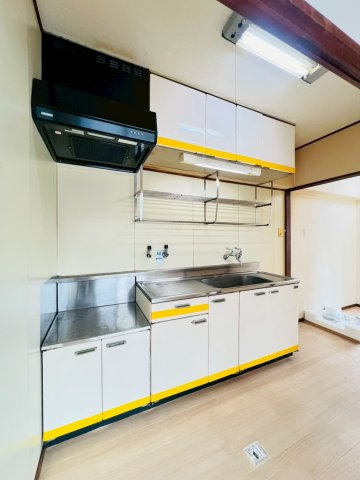 メイクアップハイツ須磨浦の駐車場