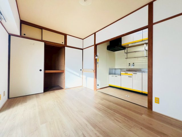 メイクアップハイツ須磨浦の居間・リビング