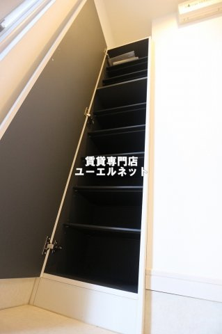 【設備】 | リブリ吹田岸部 | 収納力たっぷりのシューズボックスで玄関すっきり！